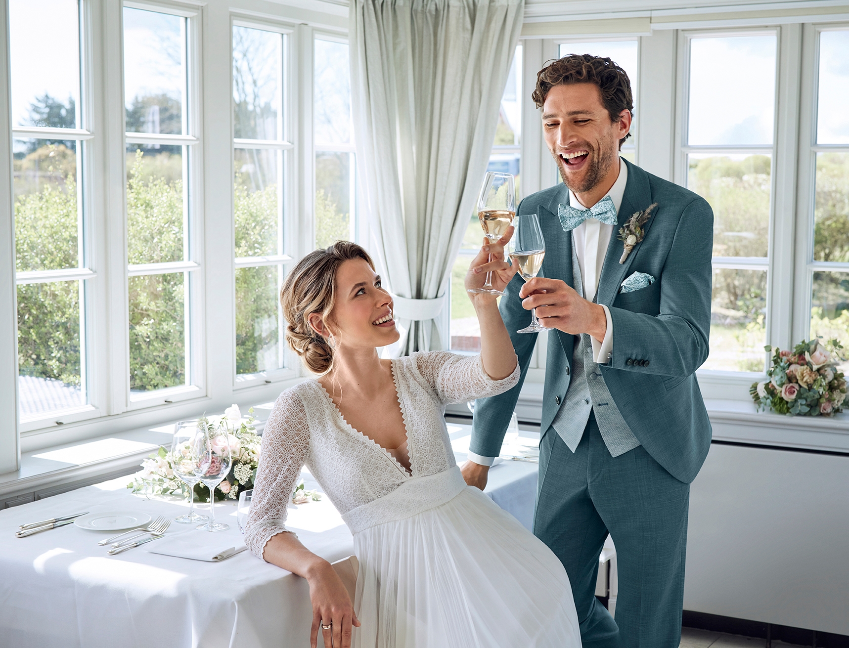 Wilvorst slim fit, közép olaj zöld,selyemfényű, elegáns esküvői öltöny férfi esküvői viselethez