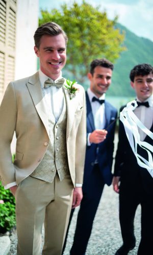 Wilvorst slim fit, világos barna,selyem fényű,elegáns esküvői öltöny férfi esküvői viselethez