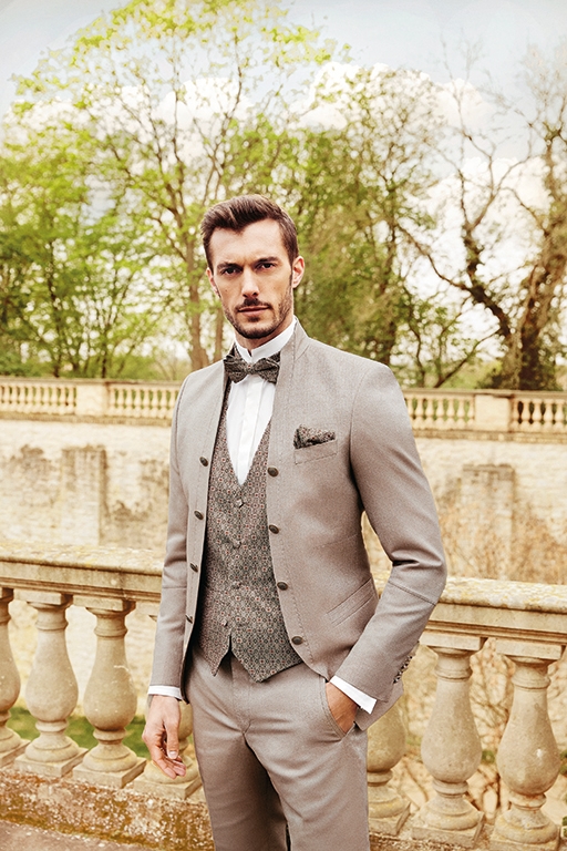 Tziacco slim fit, ezüstfényű barna esküvői öltöny férfi esküvői viselethez